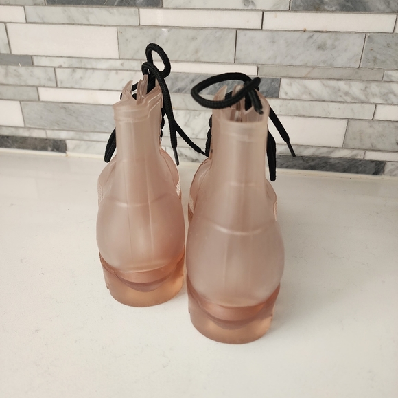 Regia Tan Rainboots - Picture 3 of 4